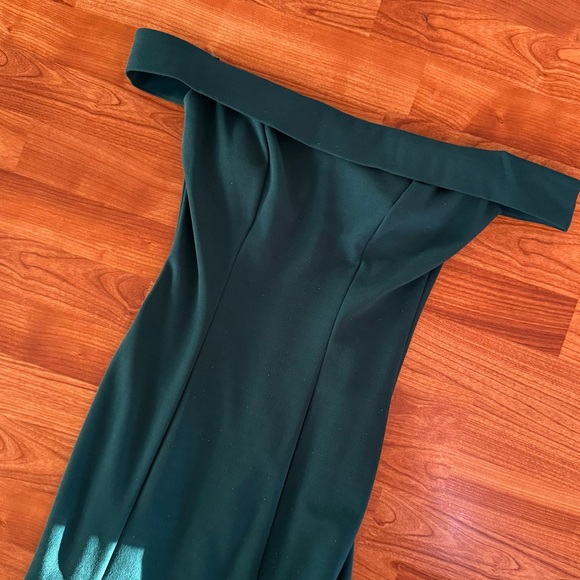 Emerald/Forest Green Gown for Prom/Bridesmaid/Weddimg Guest 💚 - Picture 5 of 7